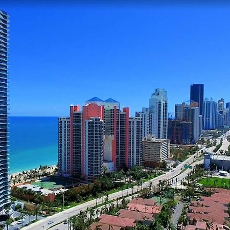 Beautiful Apartment Steps Away From The Beach Маями Бийч Екстериор снимка