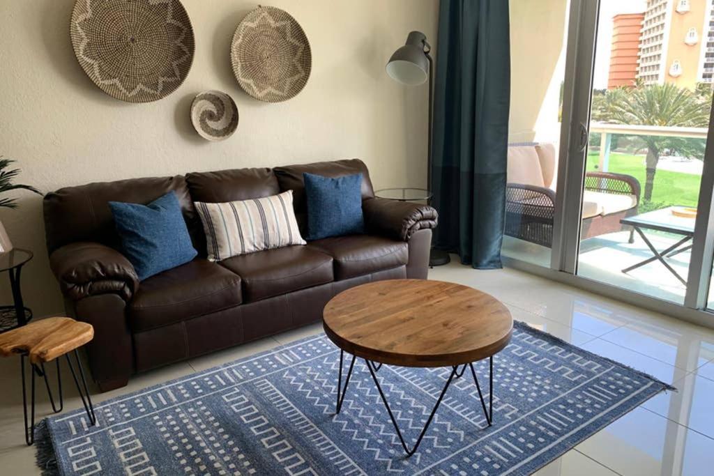 Beautiful Apartment Steps Away From The Beach Маями Бийч Екстериор снимка